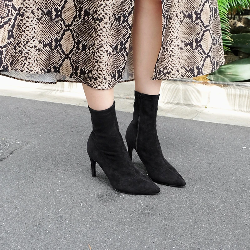 

Модные Универсальные короткие ботинки женские кожаные/замшевые ботинки, 6 см/8 см, 2020 г. Осень-зима, новые тонкие ботинки размер 33-42, черный цв...