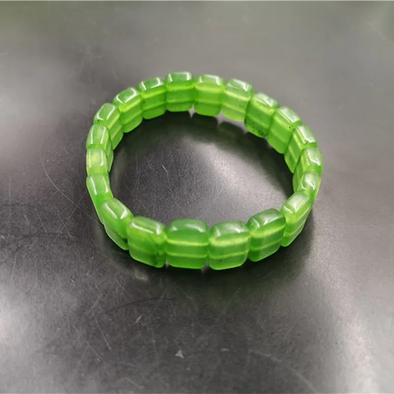 

Natural Green Hand Carved Jade Bracelet Fashion Boutique Jewelry Men's and Women's Green Bracelet