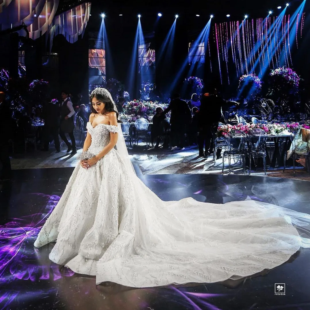 

Кружевное свадебное платье, с длинным шлейфом, с коротким рукавом, с аппликацией из бисера, размера плюс