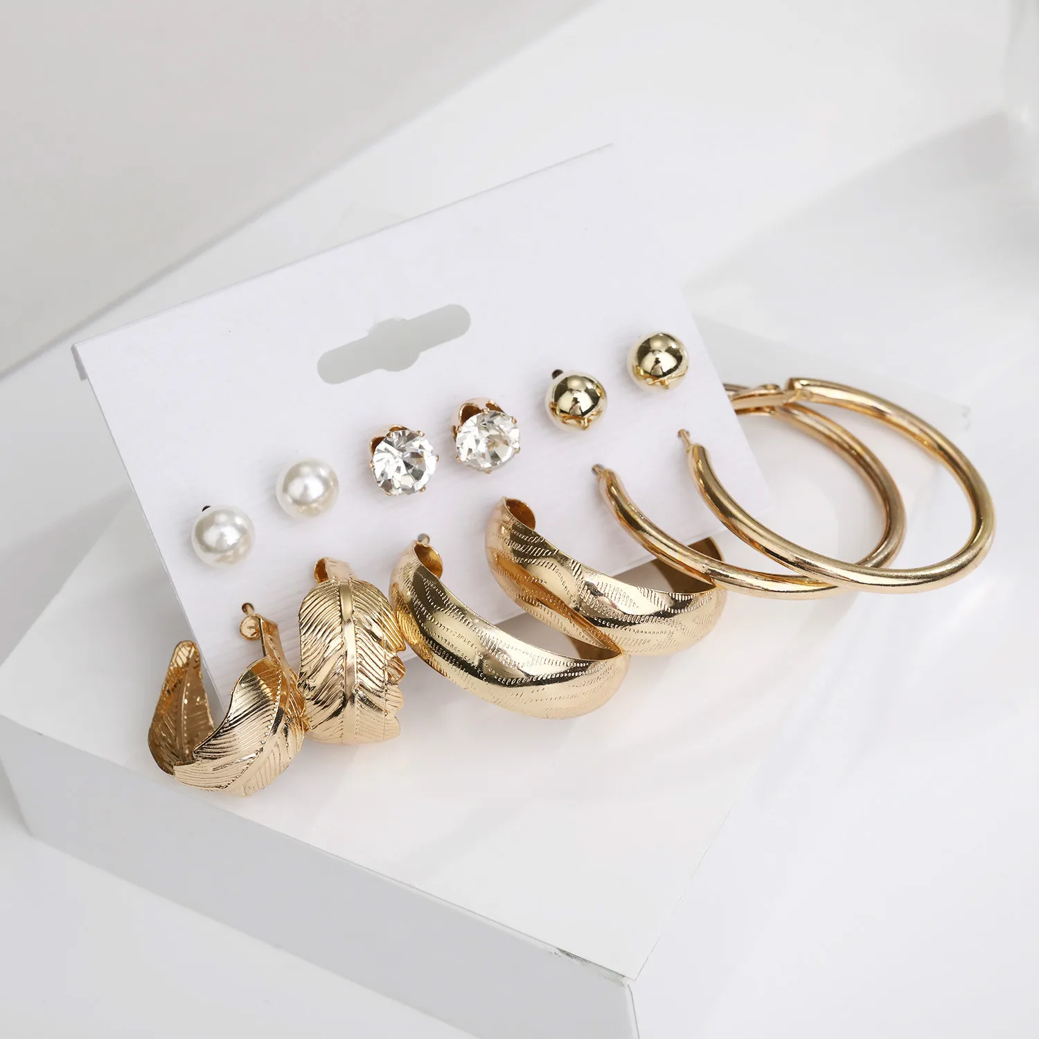 

Creative pearl earrings rhinestone set with large round web celebrity earrings and 6 pairs of accessories