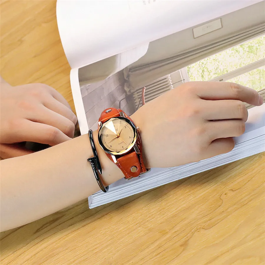 Часы наручные CCQ мужские/женские кварцевые с браслетом из натуральной кожи |