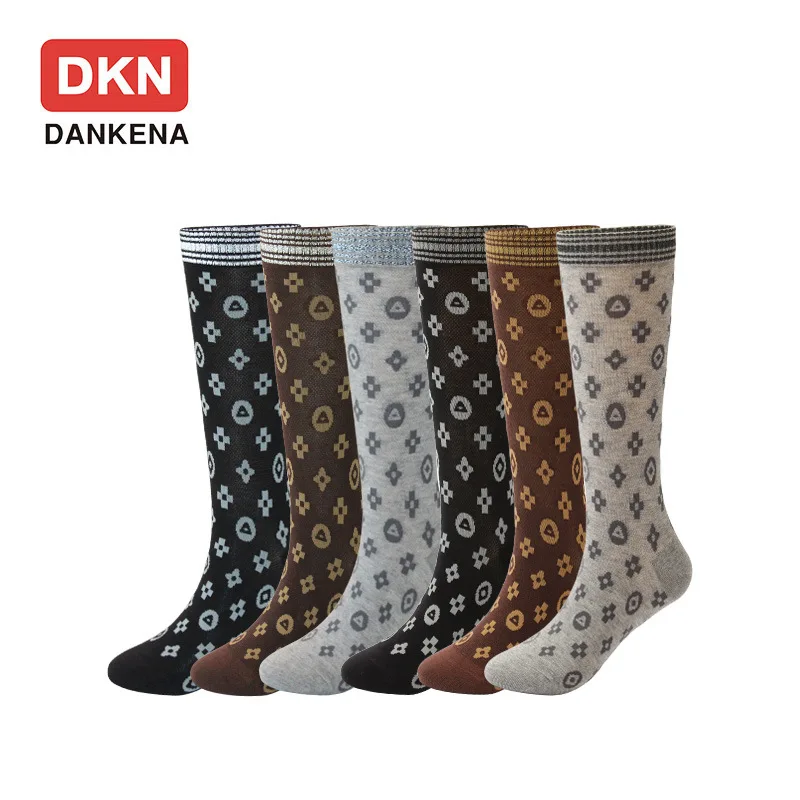 Женские классические ретро носки DKN светоотражающие до середины икры весенние