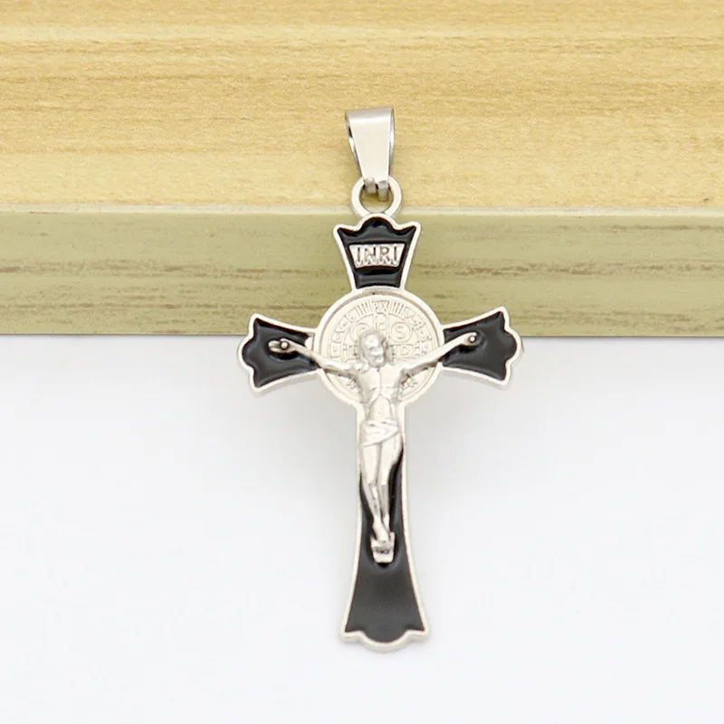 Подвеска из сплава с крестом в виде распятия