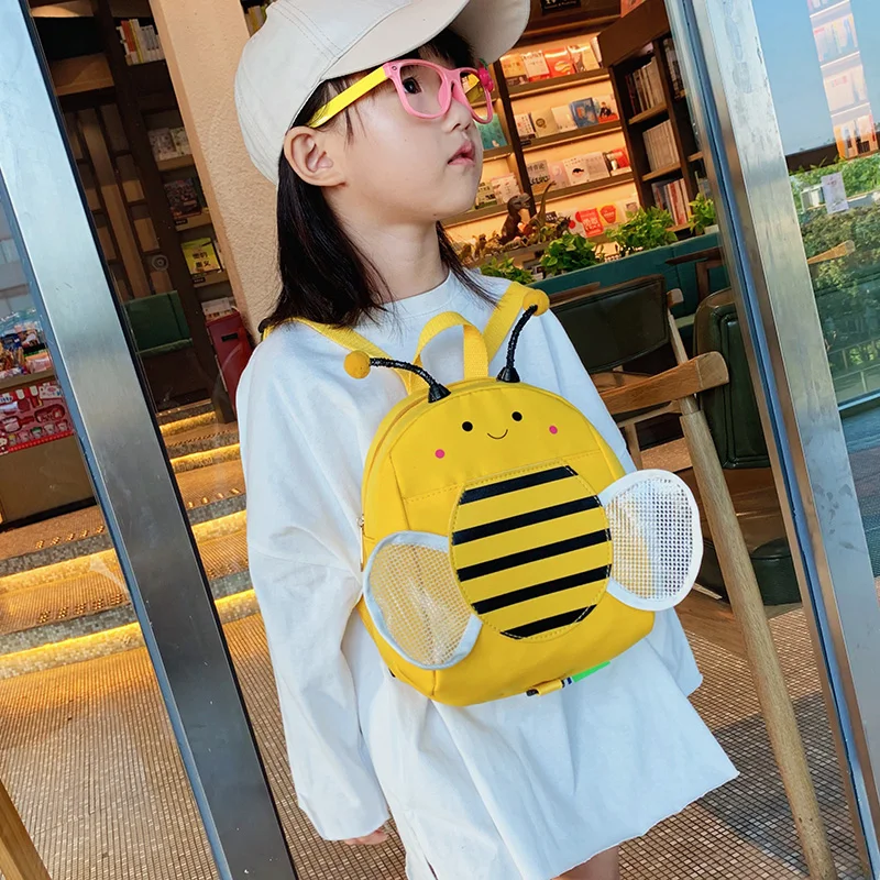 Children's baby kindergarten 1-7 years old bee small schoolbag men and women backpack mini cartoon canvas backpack