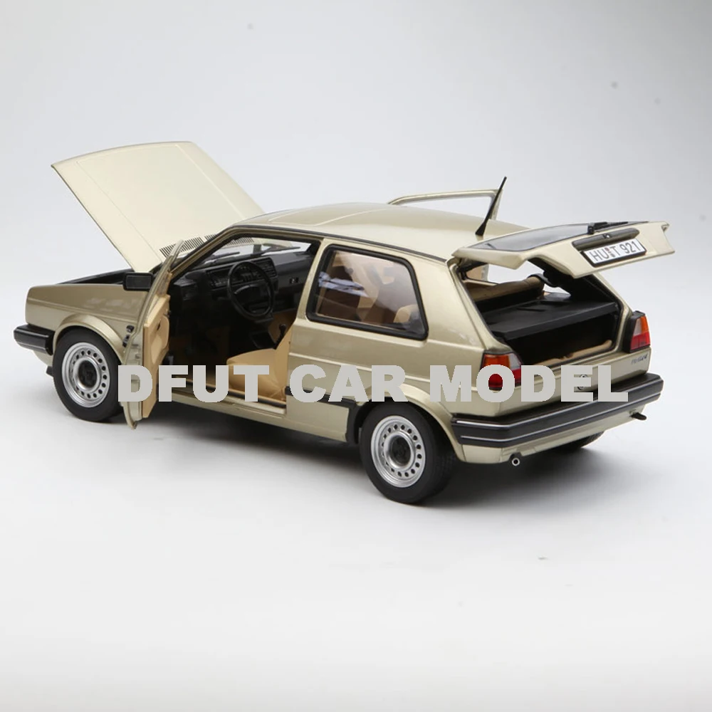 1:18 игрушка из сплава Golf CL 1985 модель автомобиля для путешествий Детские