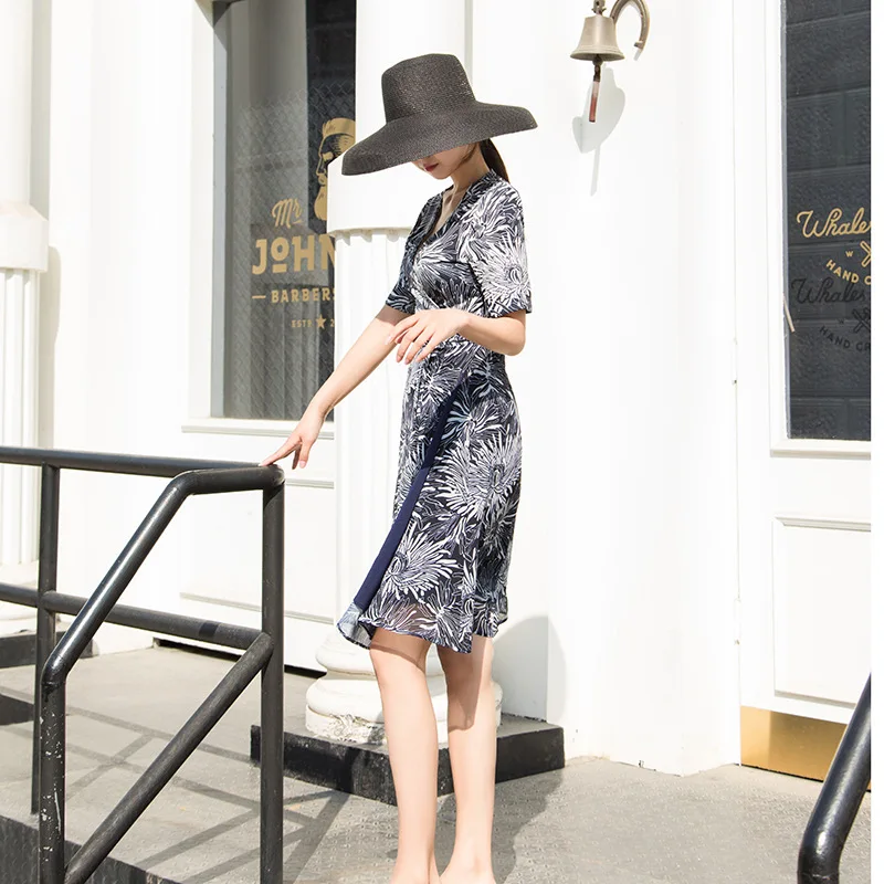 

Spring / Summer 2021 New Celebrity Temperament Stitching Print Wrap Dress Slim And Slim Lace Up Dress