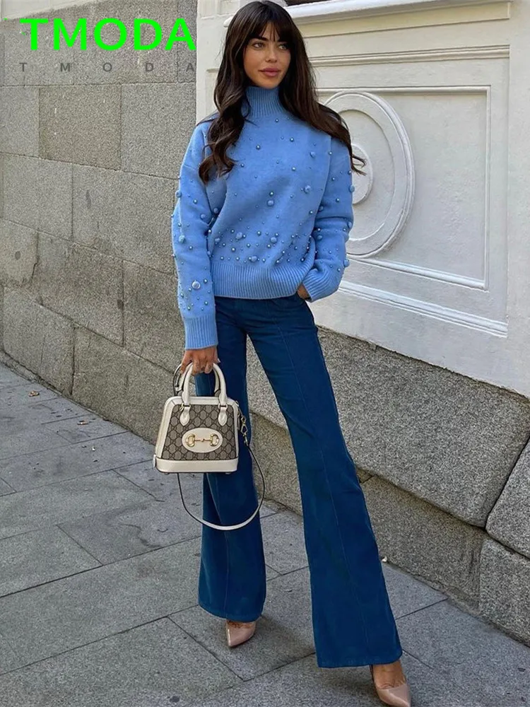 Женская трикотажная водолазка с длинным рукавом и помпоном | одежда