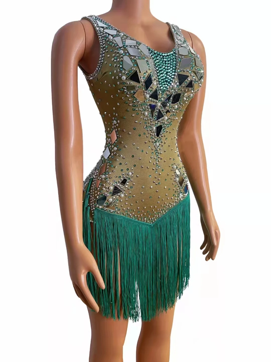 Новое Осеннее коктейльное платье без рукавов украшенное блестками |