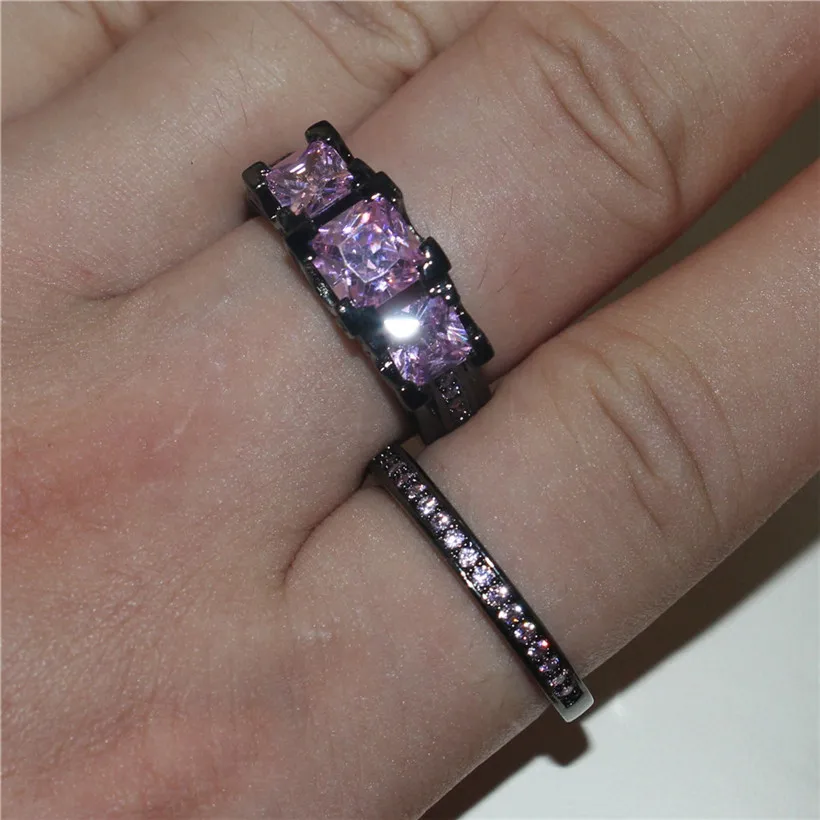 Женский комплект колец из серебра 925 пробы и золота с искусственным бриллиантом |