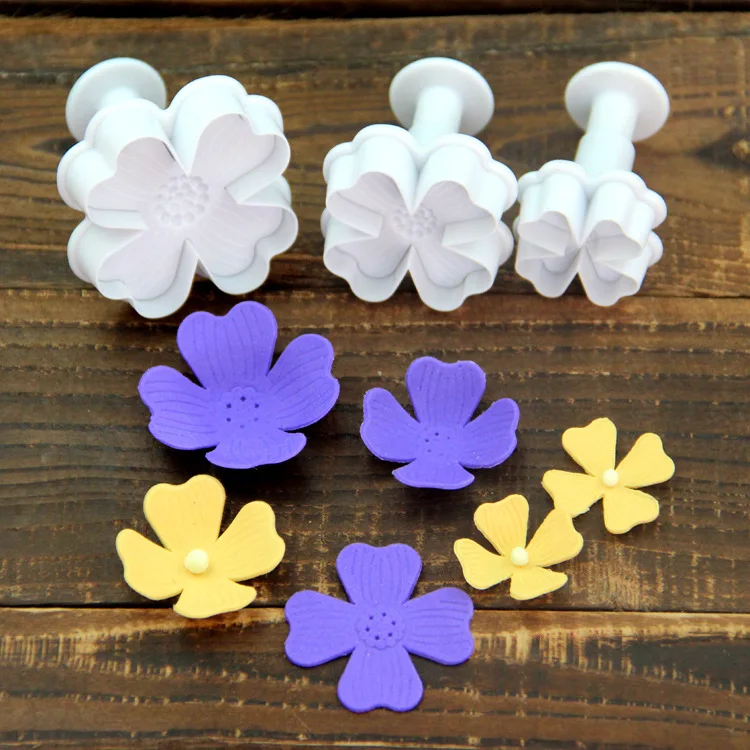 

3Pcs/Set Mini Plum Flower Plastic Cookie Cutter Sugarcraft Mould Fondant Plunger DIY Cake Decorating Tools Set