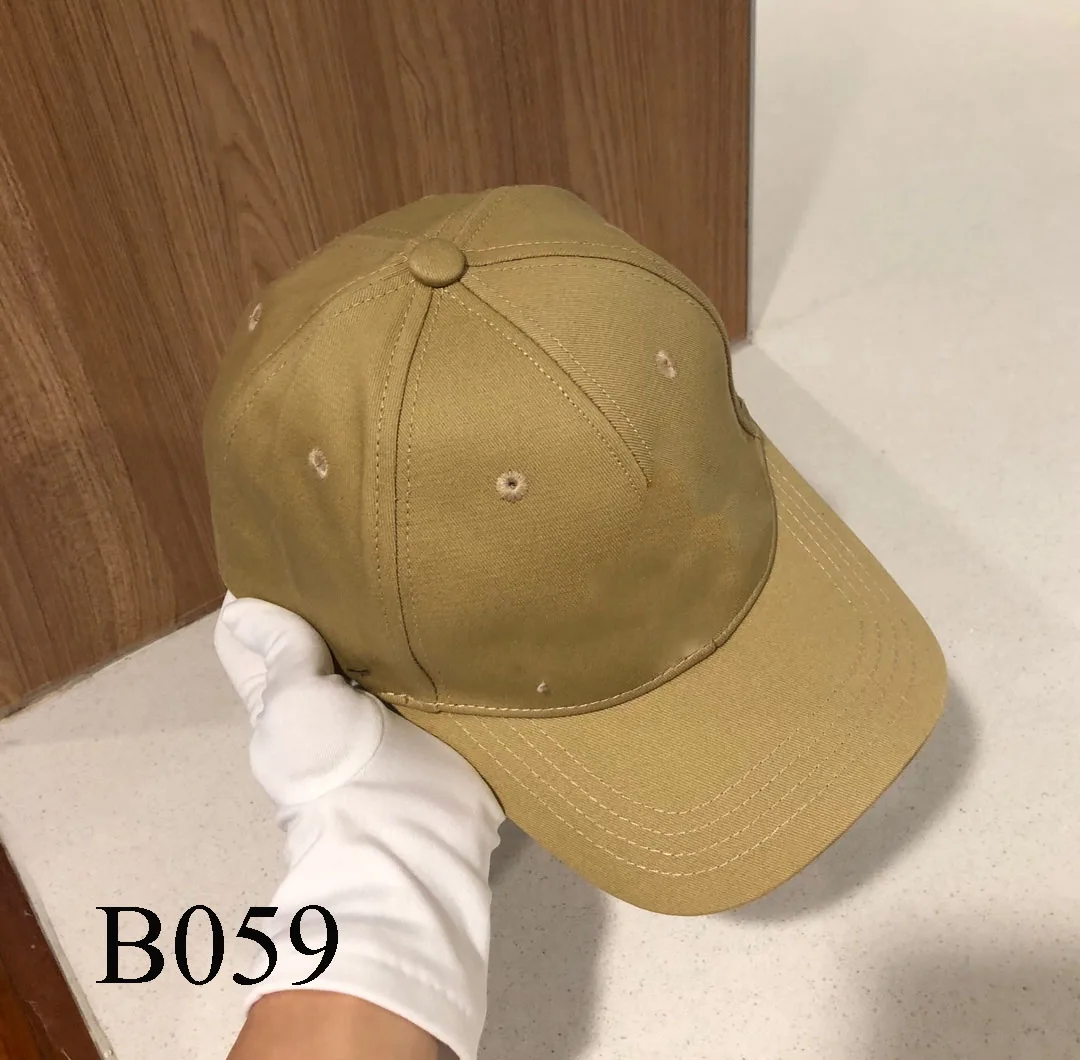 

B059 Classic peaked cap Sun hat The new checkered baseball cap detail quality is super good match 2021 new hot