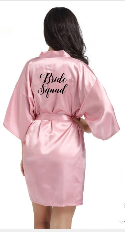 bride squad Дешевая атласная Халат для женщин кимоно для невесты robe Короткие Свадебные вечерние свадебный подарок подружки невесты темно-розовый кимоно халаты - Цвет: bride squad
