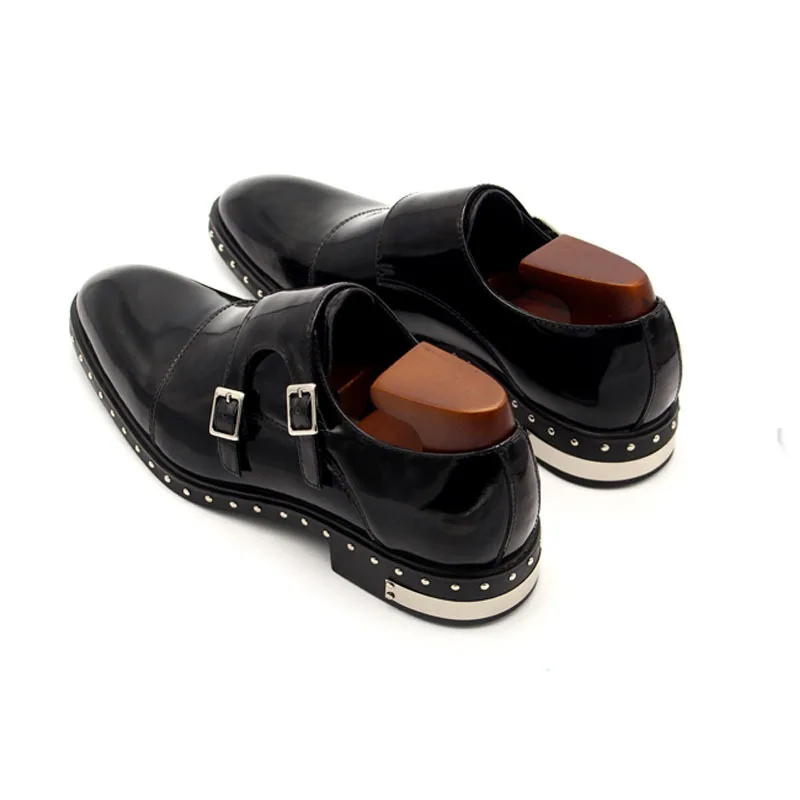 Классические черные классические туфли с ремешком пряжкой и острым носком