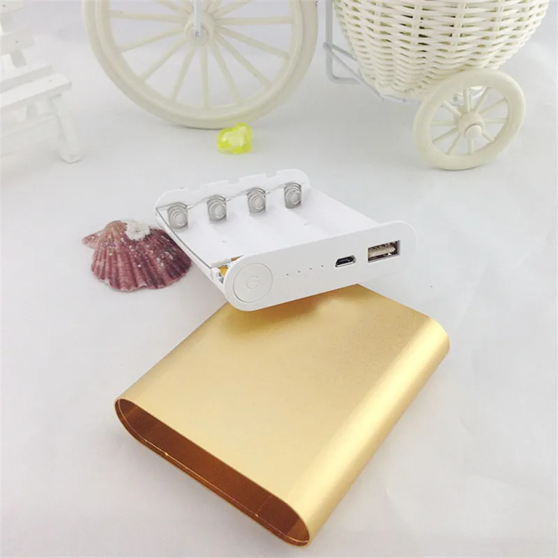 Внешний аккумулятор на 11200 мА · ч с 4 USB портами 18650 ч| |