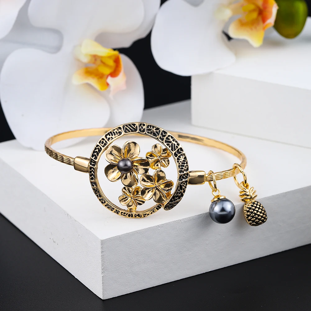 

SophiaXuan Hawaiian Trendy Round Bangle Fashion Polynesian Jewelry Flower Pineapple Pearl Bracelets Bracelet Wholesale for Women