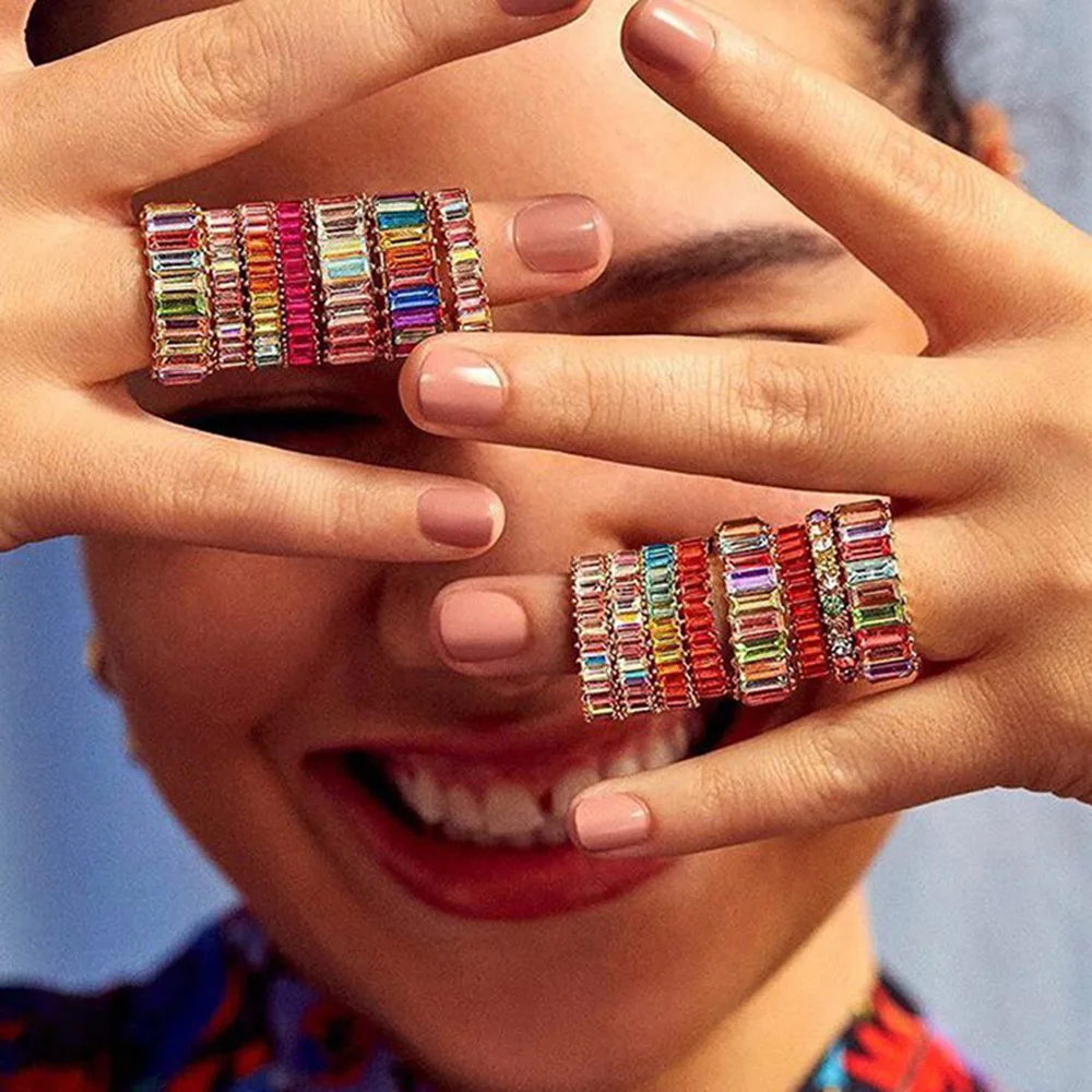 Женское кольцо с разноцветными кристаллами свадебное геометрическими фигурами