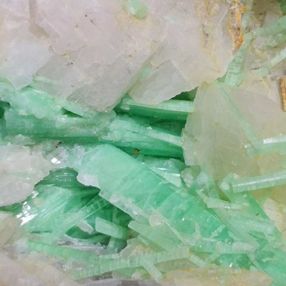 

242g B4-2 Rare High-Quality Natural Quartz Emerald Mineral Crystal Specimen From Malipo Wenshan Yunnan Province China