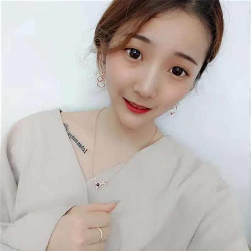 Модные Элегантные корейские витые волнистые ретро серьги ювелирные изделия для