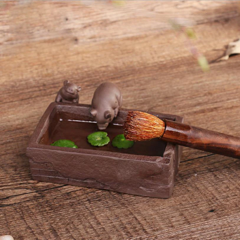 

Creative purple sand tea favorite decoration drinking water piglet hand decoration furniture kungfu tea accessories