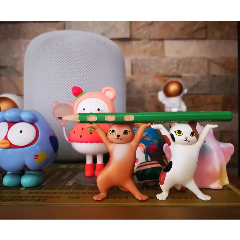 Держатель для ручек Qualia Cartoon Cat Pen Holder Bracket Funny Cute Kawaii Decor Decoration Handmade Enchanting Coffin Dance Doll Toys.