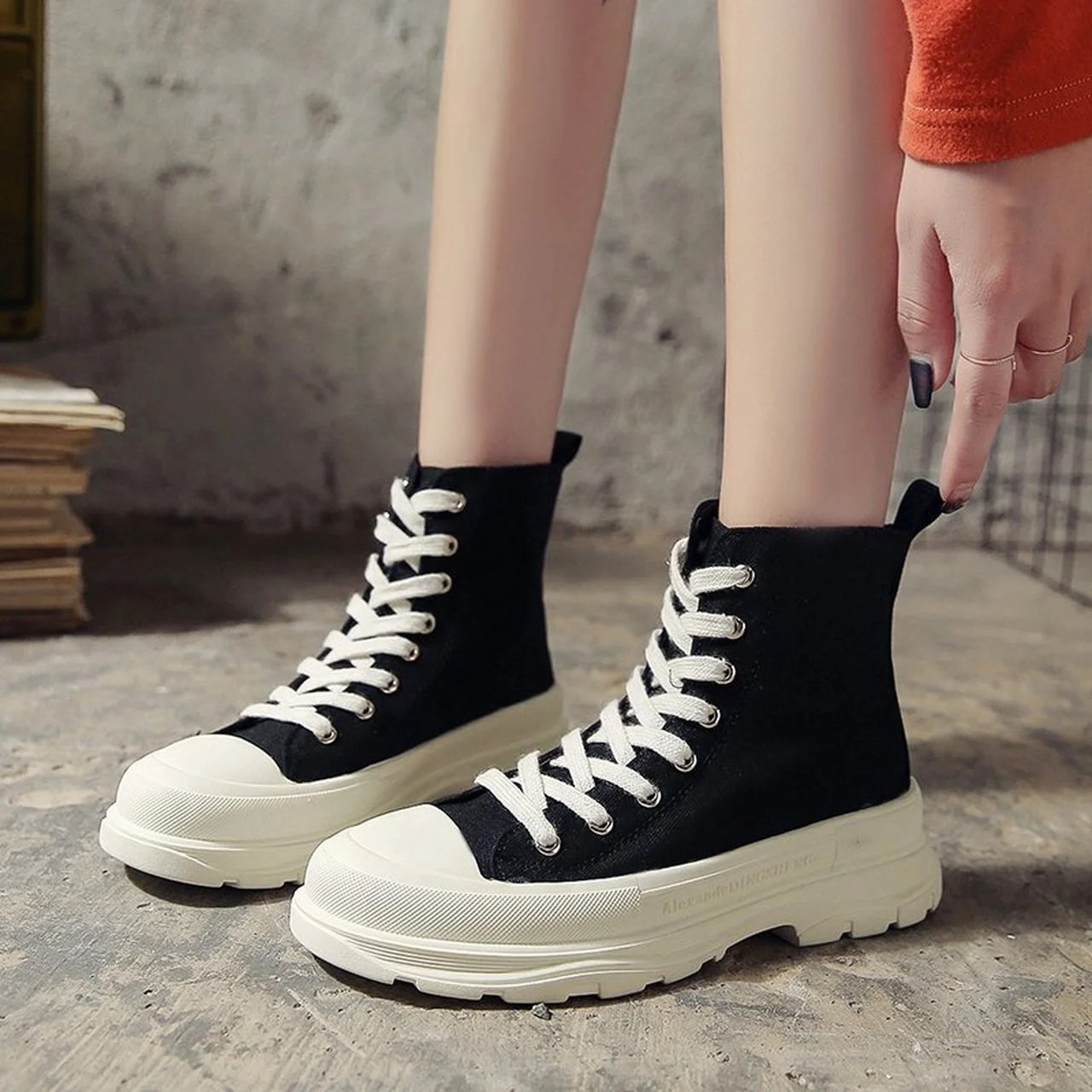 

Women's Martin Boots 2021 Autumn Thick-soled High-top Canvas Short Boots Round Toe Lace-up Flat Boots Fashion Motorcycle Boots
