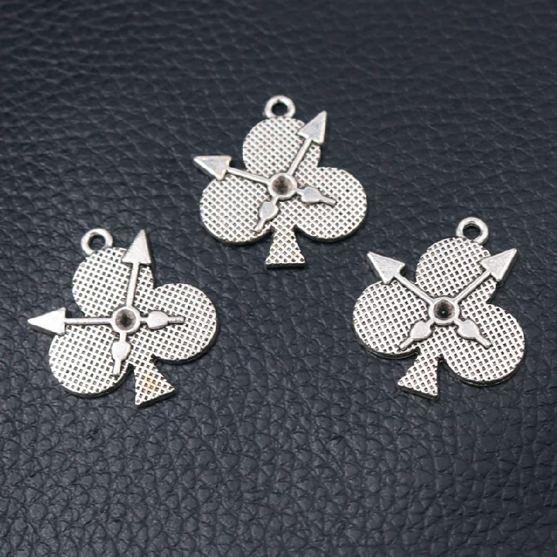 

10pcs Silver Plated Playing Card Plum Blossom Wall Clock Pendants DIY Charms Hip Hop Necklace Earrings Jewelry Accessories A1242