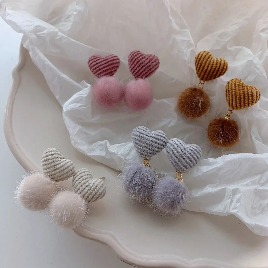 

2020 new autumn and winter ear hair ball earrings hit color peach heart stud earrings female sweet earring ear jewelry
