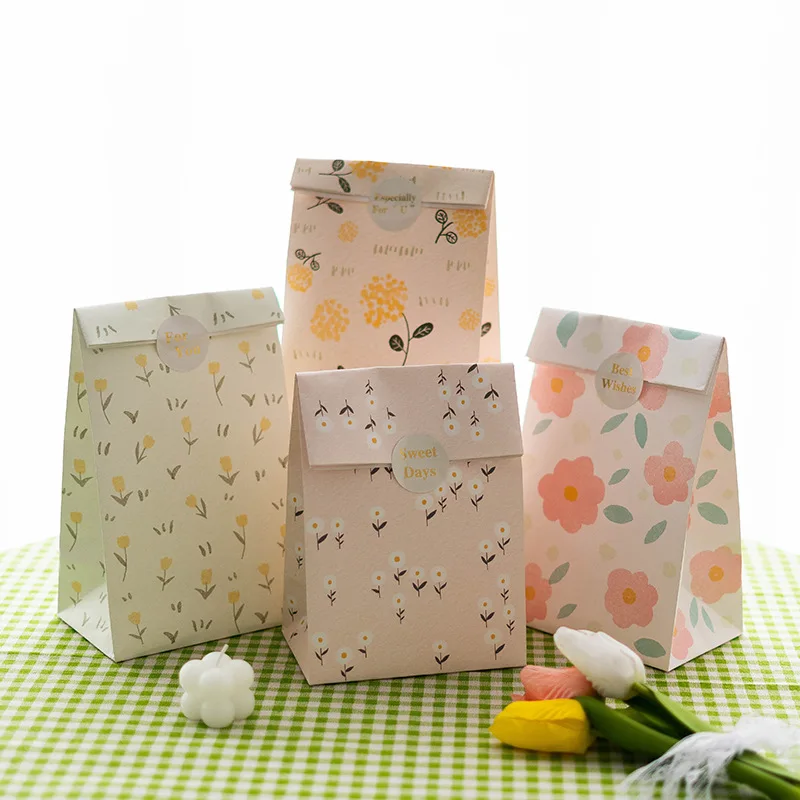 

6pcs Simple Style Flowers Craft Paper Bag With Stickers Gift Packing Bag Cookies Bag Outdoor Activities Packing Party Supplies