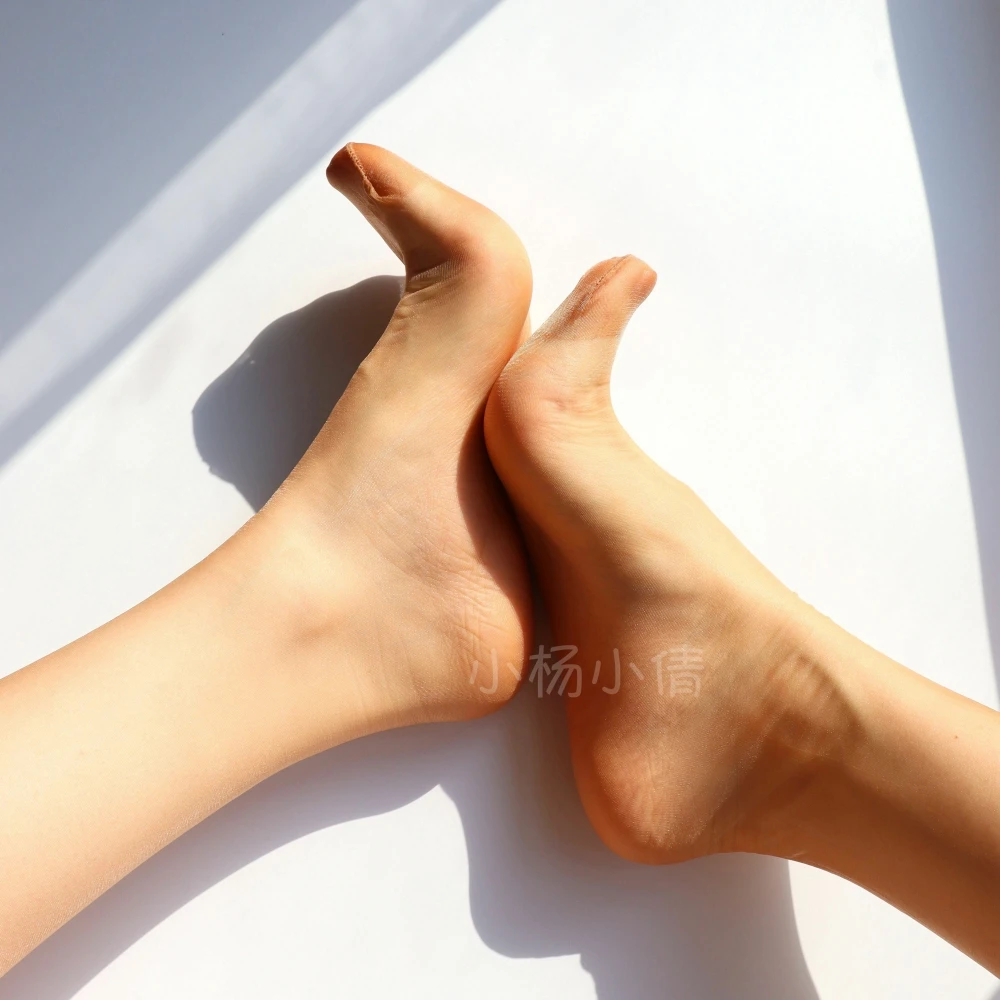 Неэластичные чулки из нейлона