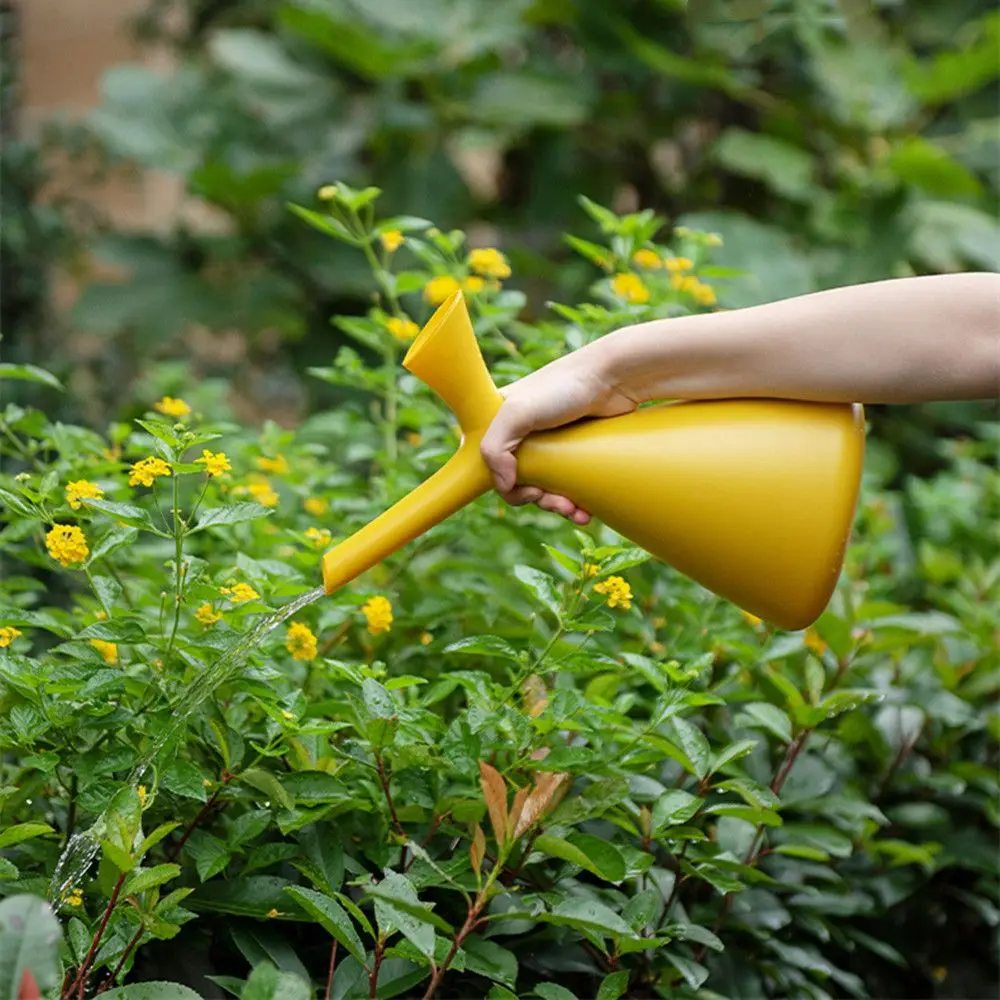 

Creative Household 15L Bottles Water Cans Watering Long-Mouth Y Shape