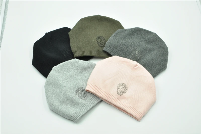 Real Fur Winter Hat Raccoon Fur Pom Pom Hats Shining Rhinestone For Women Brand Thick Women Hat Wholesale Knitted Beanies Cap
