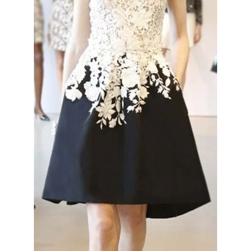 

Fashion Temperament European And American Fashion Show Black And White Contrast Lace Dress 2021 New Female Summer Trend