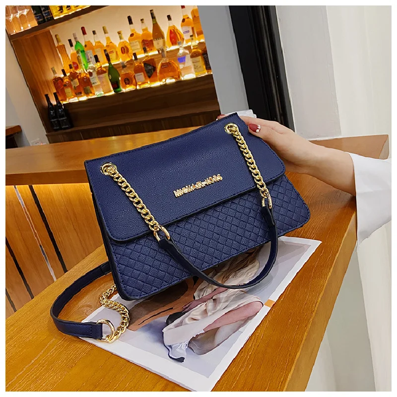 

Сумка, сумки, новинка 2021, маленькая красная сетчатая модная трендовая женская сумка через плечо mkl, сумка-мессенджер с цепочкой и надписью, р...