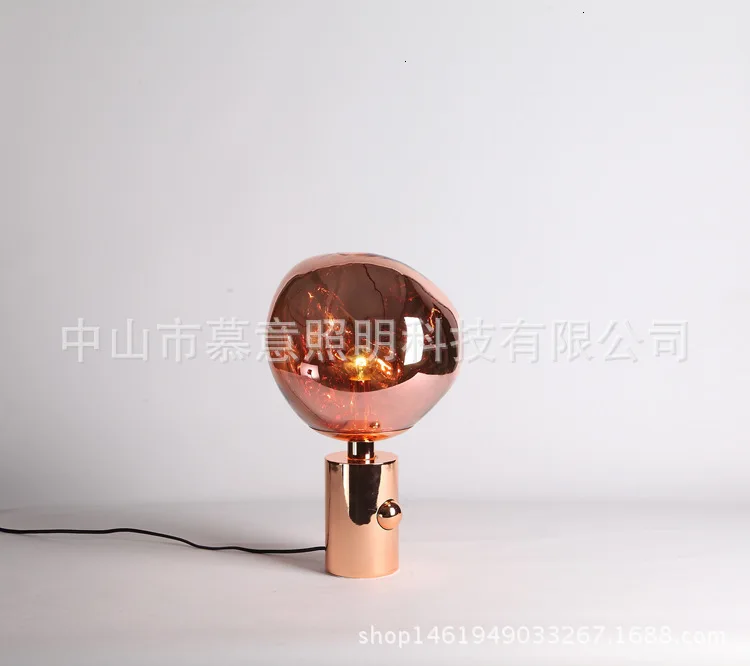 Скандинавские современные минималистичные настольные лампы для гостиной белый