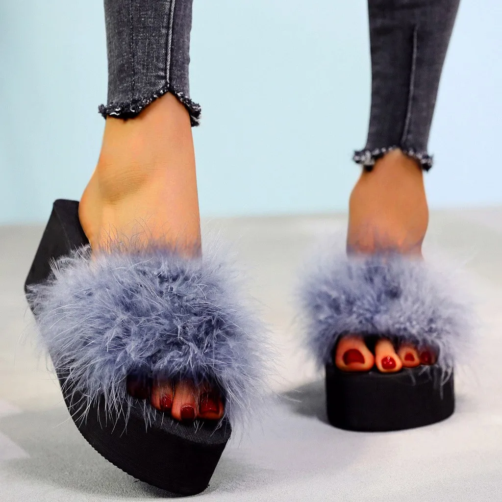 Модные пушистые тапочки женские уличные без шнуровки с открытым носком на