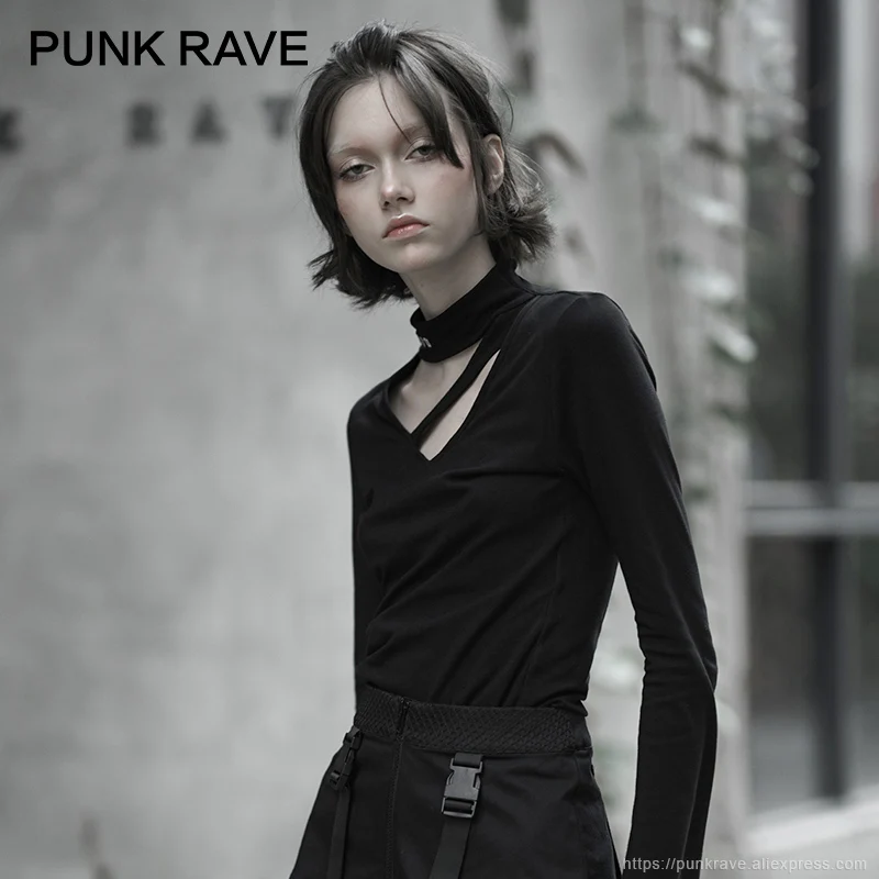 Женская облегающая футболка в готическом стиле черная трикотажная с V образным