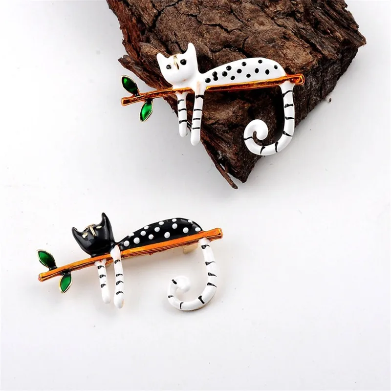 1 pcs Cute Lovely White Black Cat Brooches for Women Men Trendy Branch Kitty Suit Cloth Accessories Alloy Brooch Pin Jewelry | Украшения и