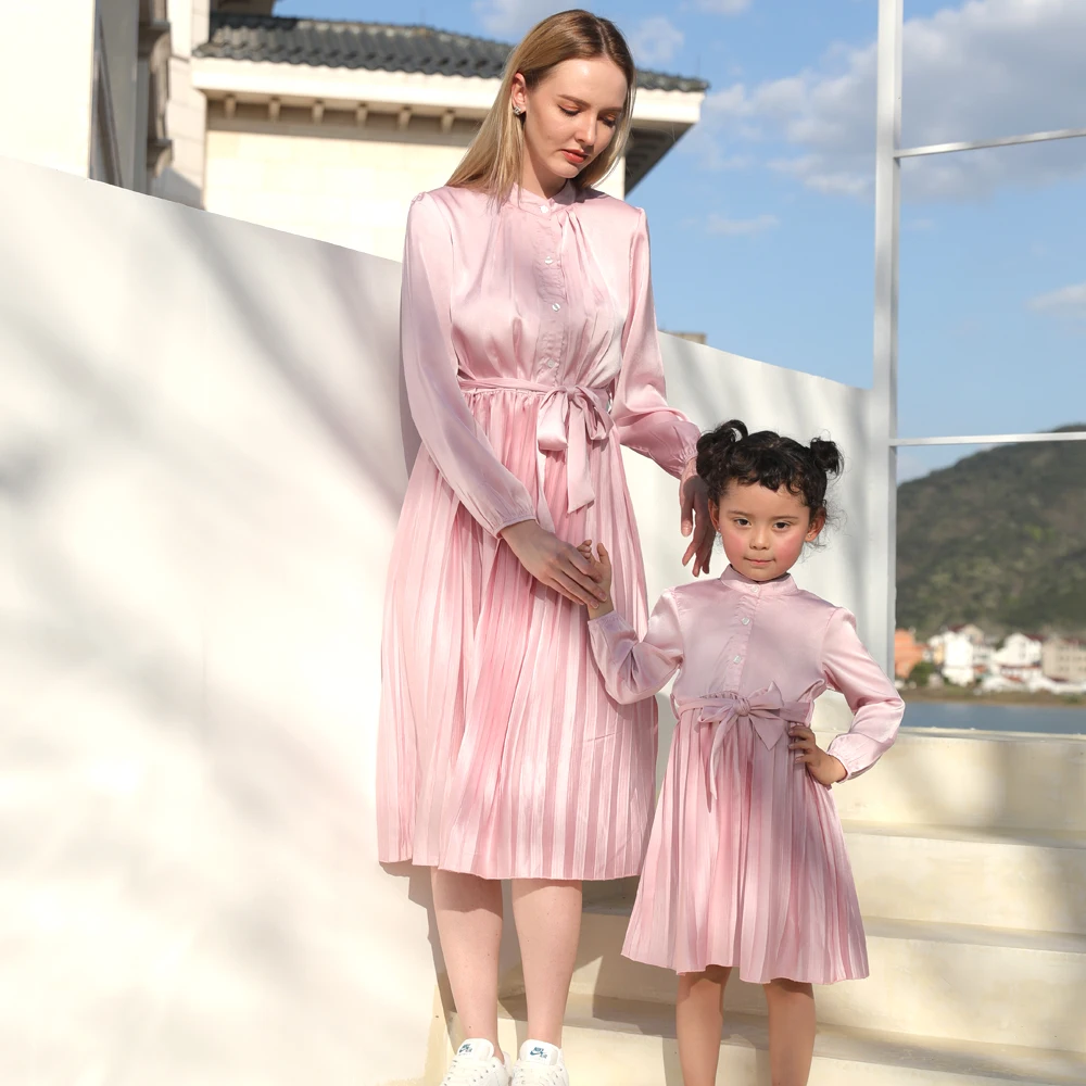 

Autumn Mother Daughter Macthing Dresses Family Set Satin Long Sleeve Mom Baby Mommy and Me Clothes Spring Women & Girls Dress