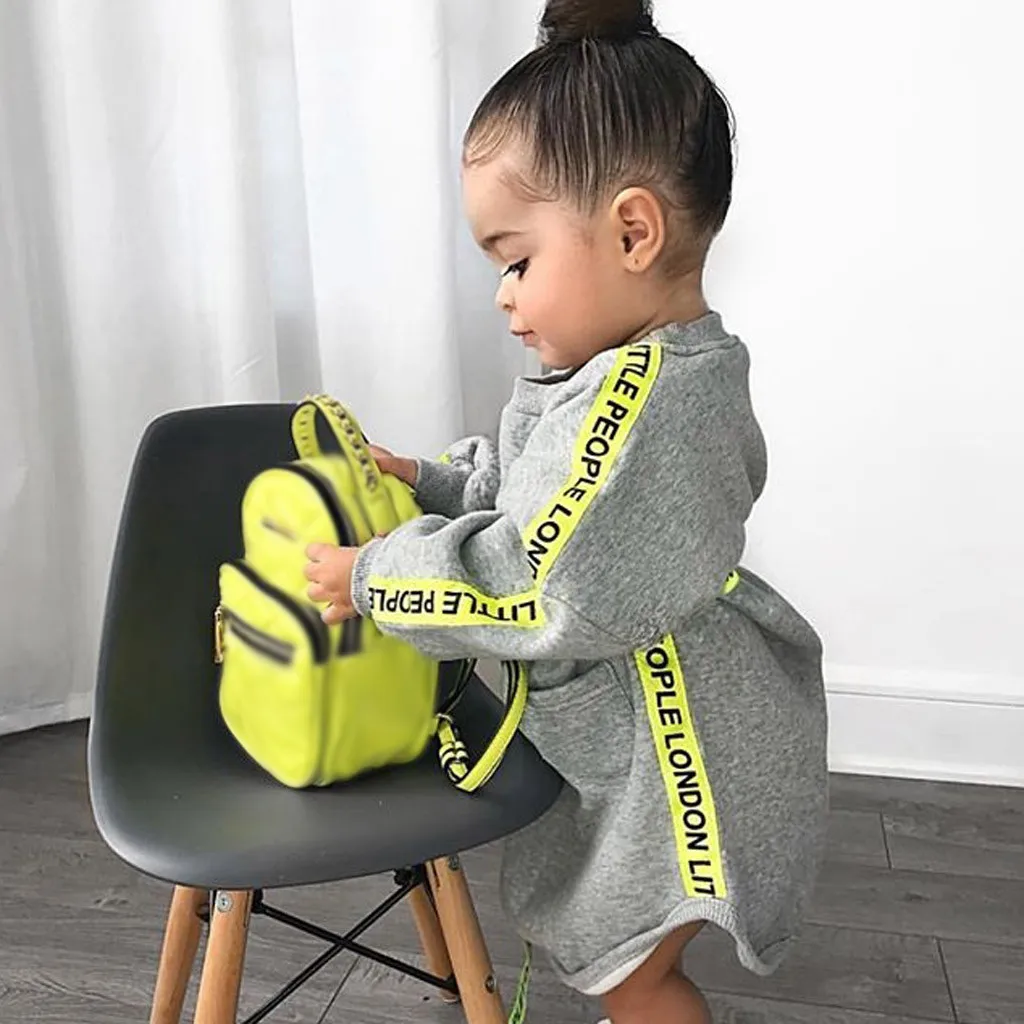 Платье для маленьких девочек комплект одежды с буквенным принтом и карманами на