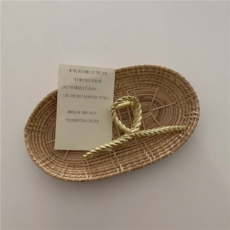 

Women Geometric Hair Claw Clamps Metal Hair Crab Twist Cross Shape Hair Claw Clip Gold Color Hairpin Large Size Hair Accessories