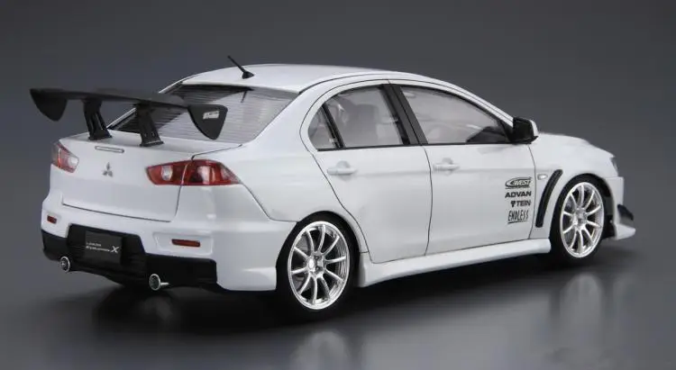 Модель в сборе 1/24 Mitsubishi evgloss C-West CZ4A Lancer 05897 | Игрушки и хобби