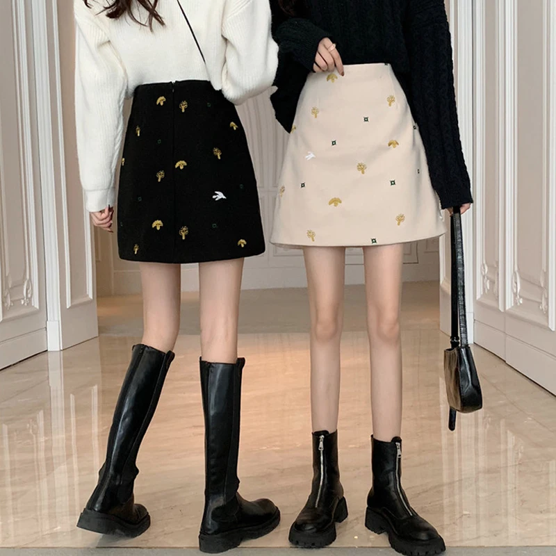 

Autumn And Winter Embroidery Design Sense Black Short Skirt Women's New Slim High Waist A-line Skirt