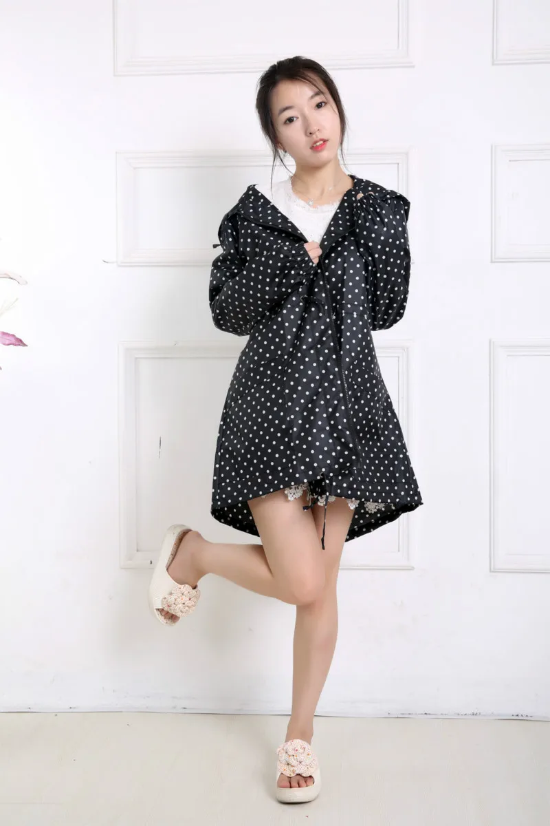 Дождевик женский водонепроницаемый ветрозащитный с капюшоном дождевик плащ