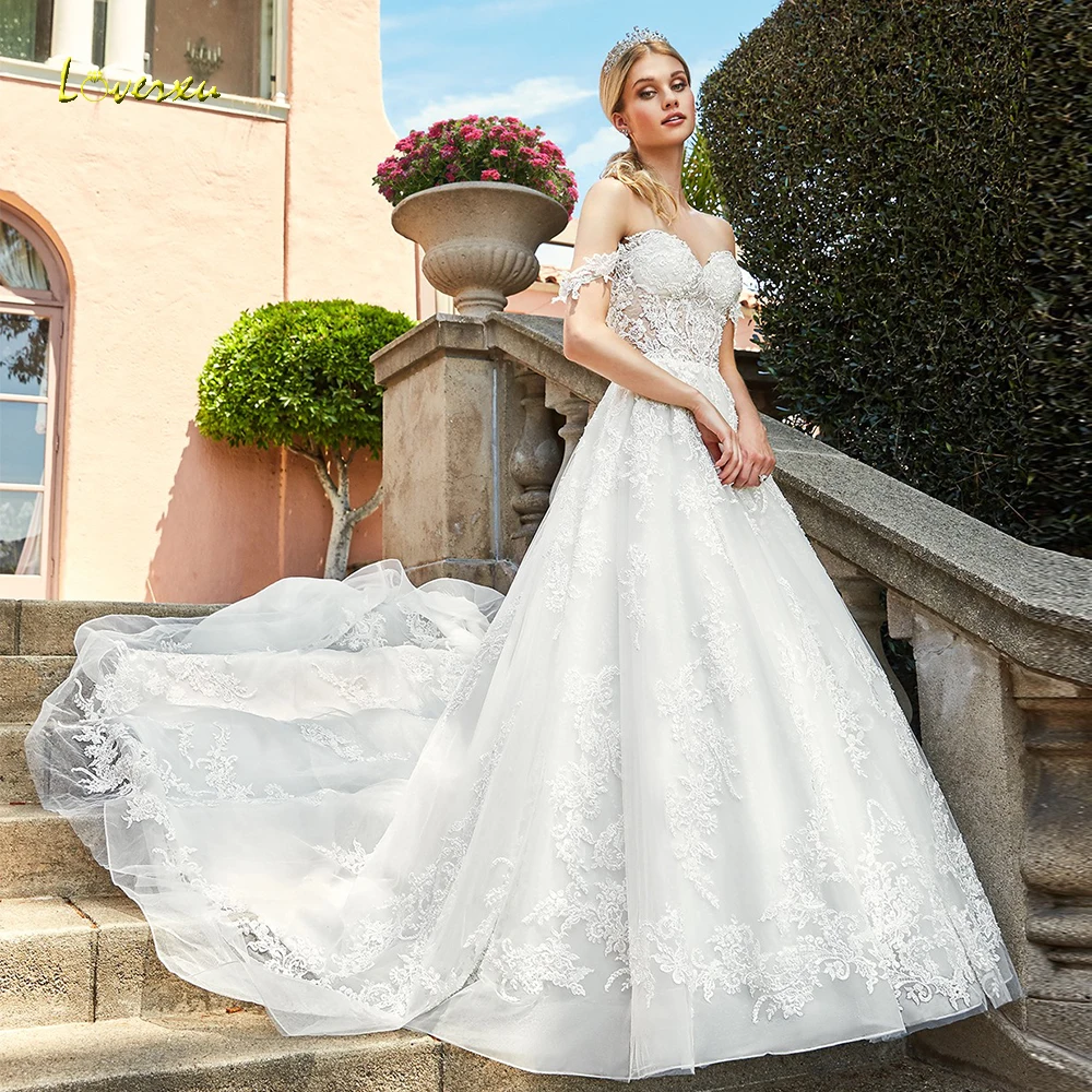 Loverxu милое ТРАПЕЦИЕВИДНОЕ свадебное платье 2019 с аппликацией открытыми плечами