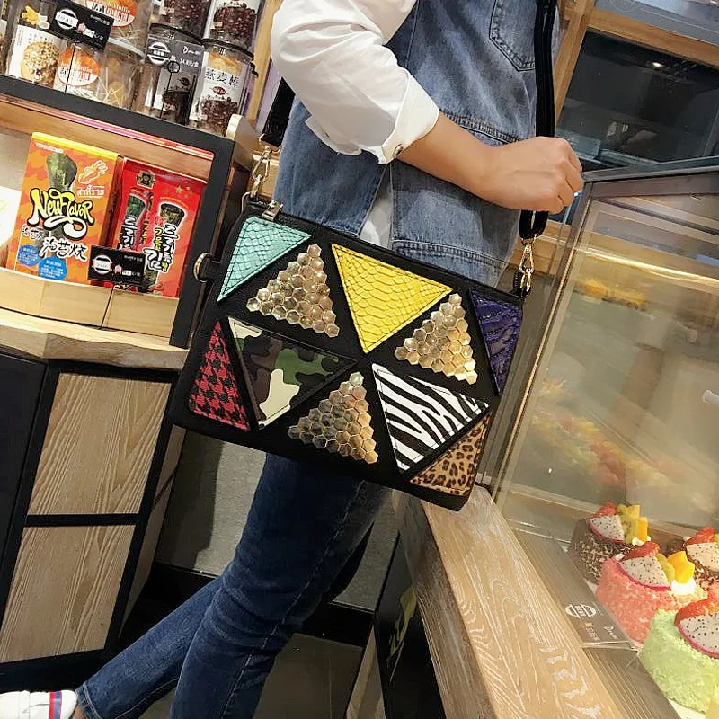 Женская Лоскутная сумка мессенджер с заклепками маленькая дизайнерская через