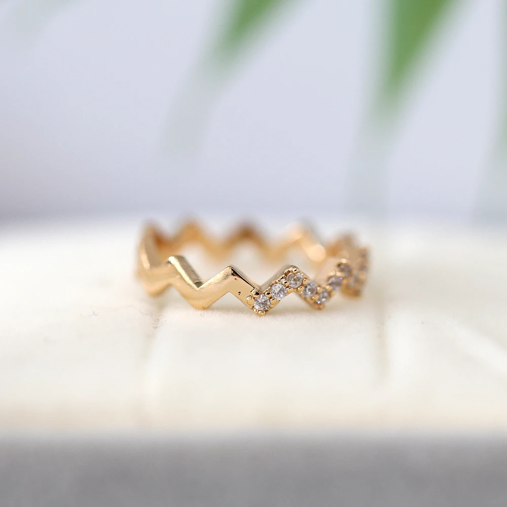 Обручальное кольцо с бриллиантами Половина Вечности из бриллиантов бриллиантом