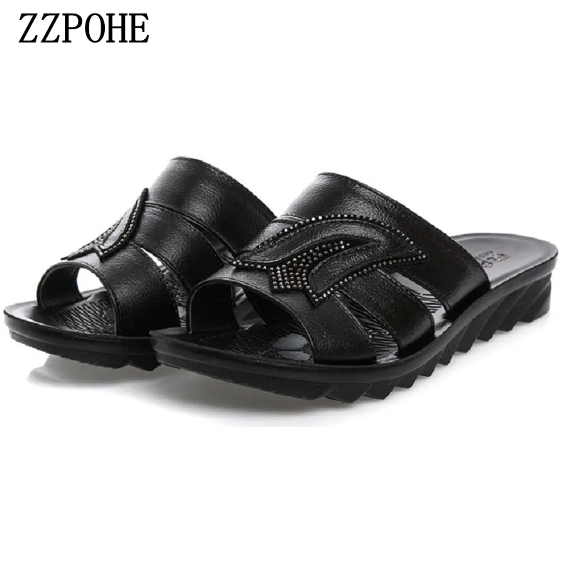 ZZPOHE; Летние кожаные тапочки для мамы; женская обувь на мягкой подошве; обувь для мам среднего возраста на танкетке; женские сандалии и шлепанцы - Цвет: black