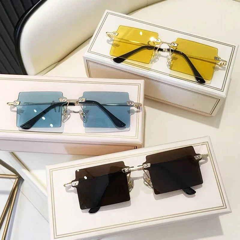 

YJ3504 Trendy Small Square Sunglasses Women Personlity Fashion Sexy Red Brown Tinted Color Lens UV400 Retro Ladies Sun Glasses