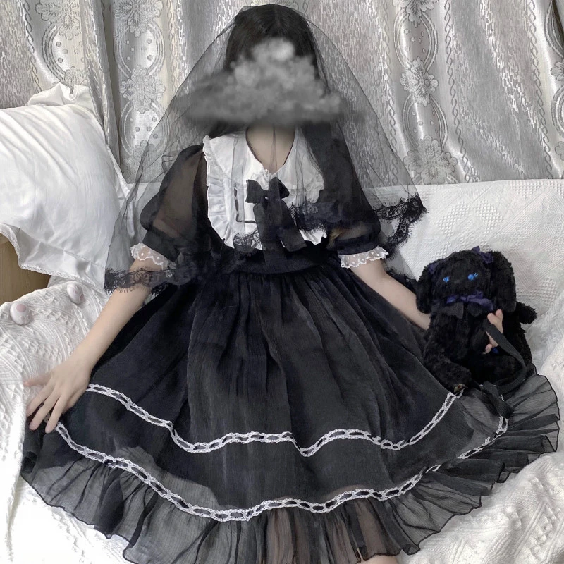 

Платье в викторианском стиле с воротником-стойкой и высокой талией