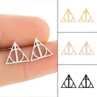 Серьги-гвоздики с изображением девушки из фильма Death hвозы для женщин и мужчин, модные треугольные серьги четырех цветов, аксессуары для косплея, подарки с подвесками